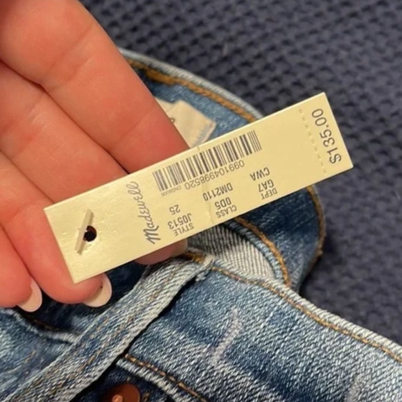NWT Madewell 9” High-Rise Skinny in medium wash and lightly distressed Size 25 - Picture 7 of 7